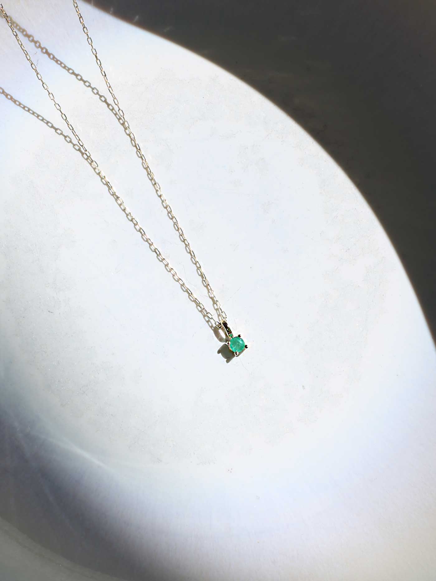 Birthstone Halskette Mai | 14k Echtgold & Smaragd - Image 3