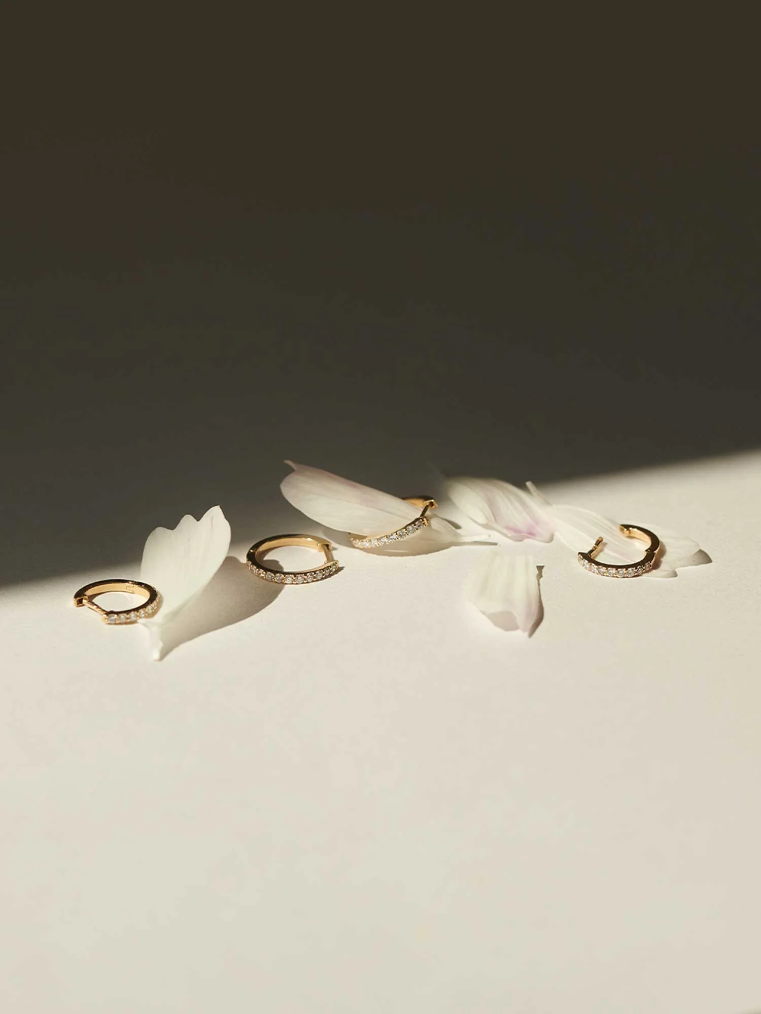 Mini Diamond Huggies | 14k Echtgold - Image 5