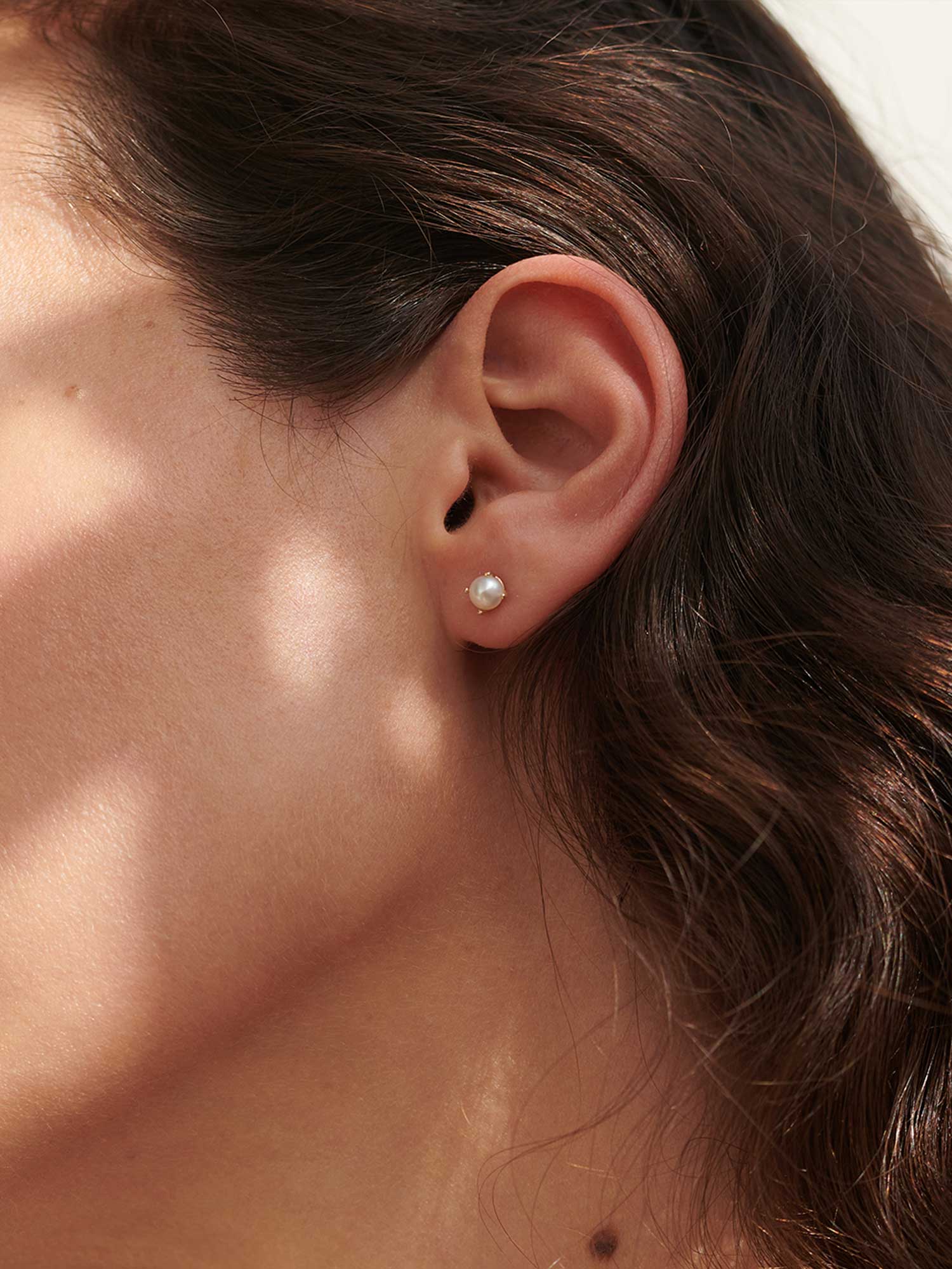 Soft Pearl Studs | 14k Echtgold - Image 4