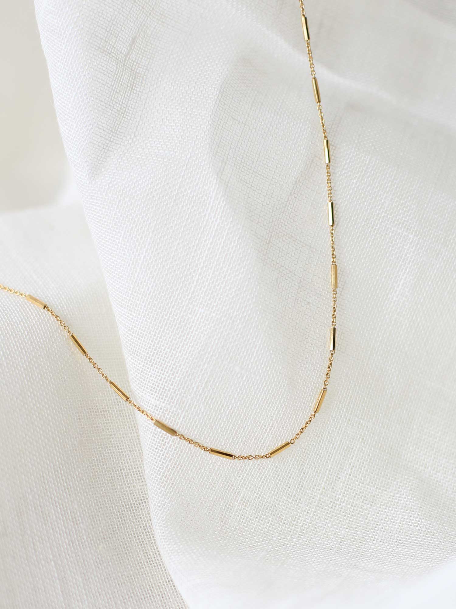 Zarte Halskette mit Stäbchen - Image 5